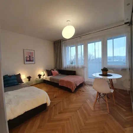 Apartman Apartament Przy Plazy - Bitwy Pod Plowcami 6 *